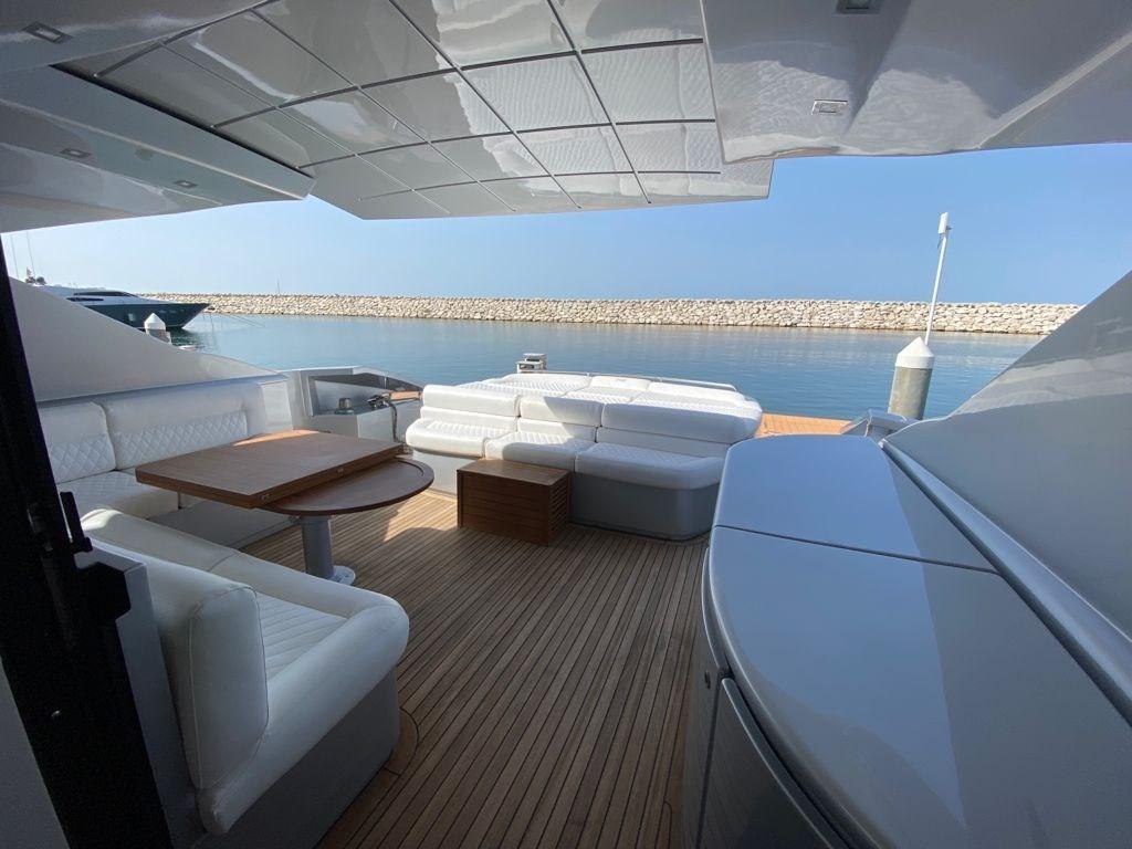 pershing 72