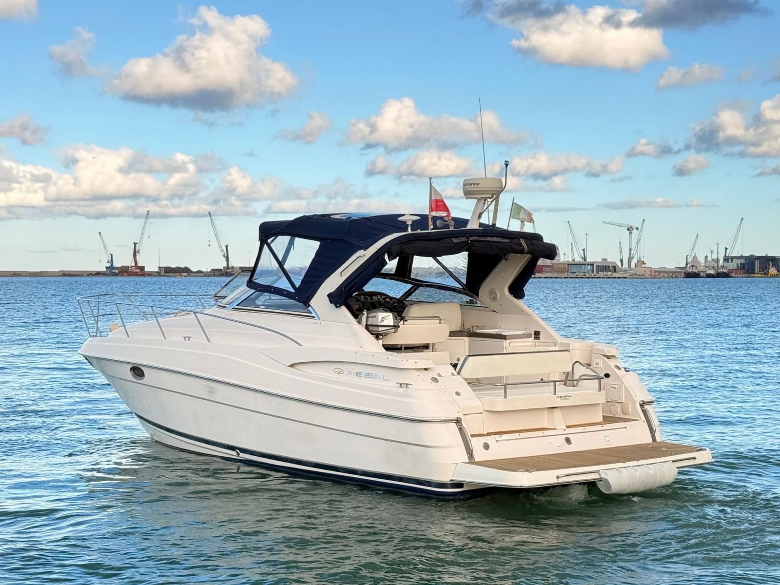 regal marine Commodore 3560