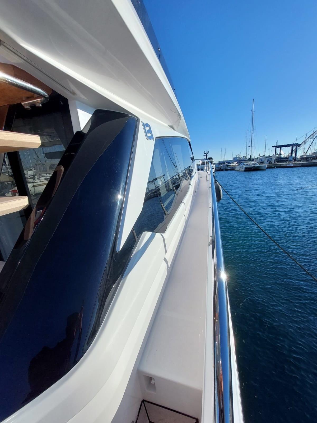 ferretti yachts 500