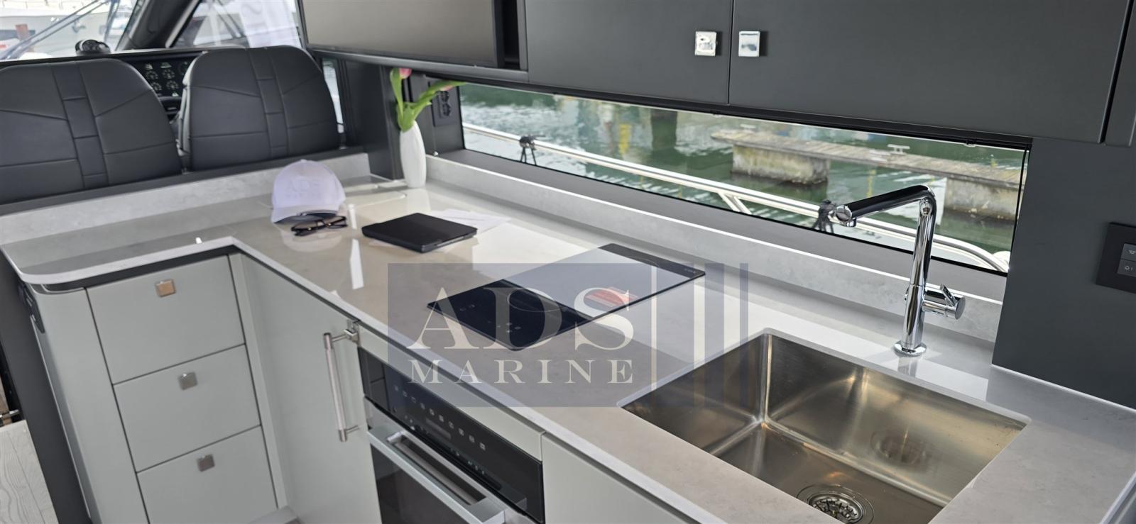 sunseeker Predator 55