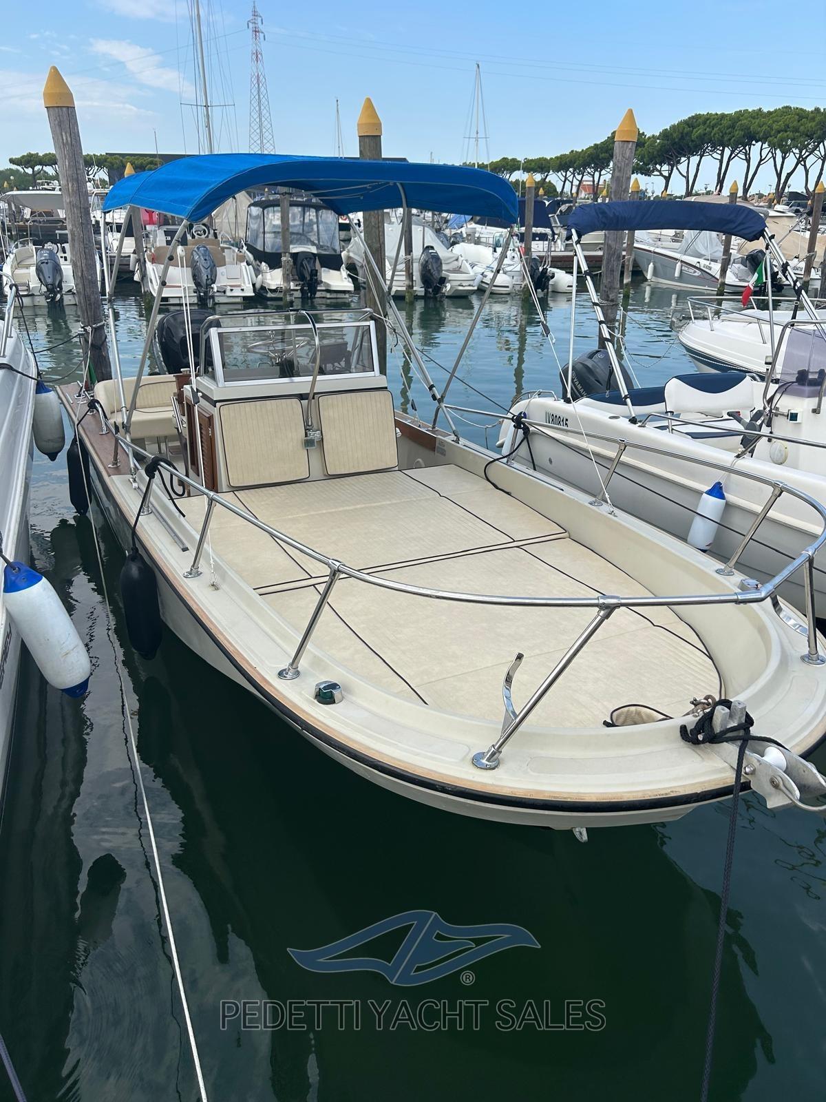 boston whaler 22 outrage