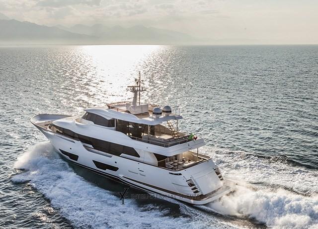 custom line Navetta 28