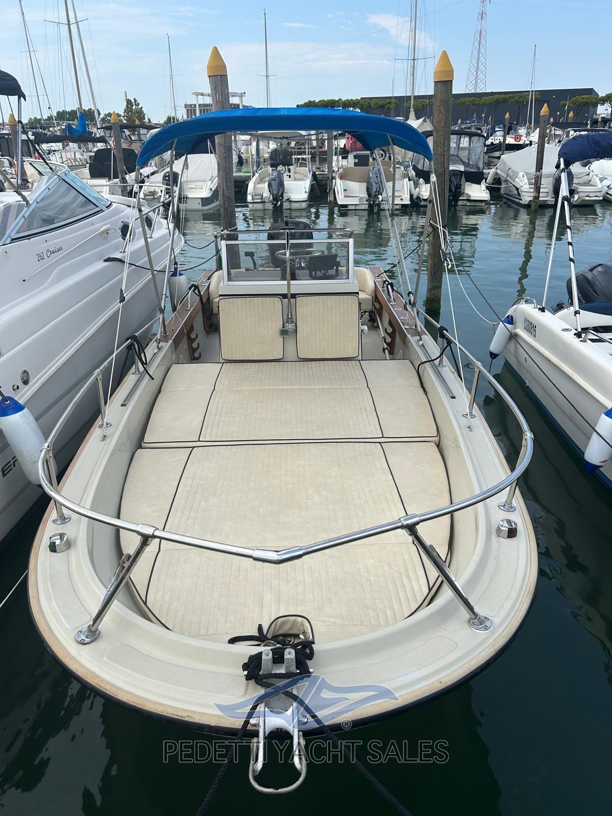 boston whaler 22 outrage