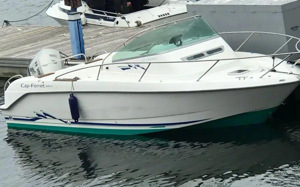 b2 marine Cap ferret 650