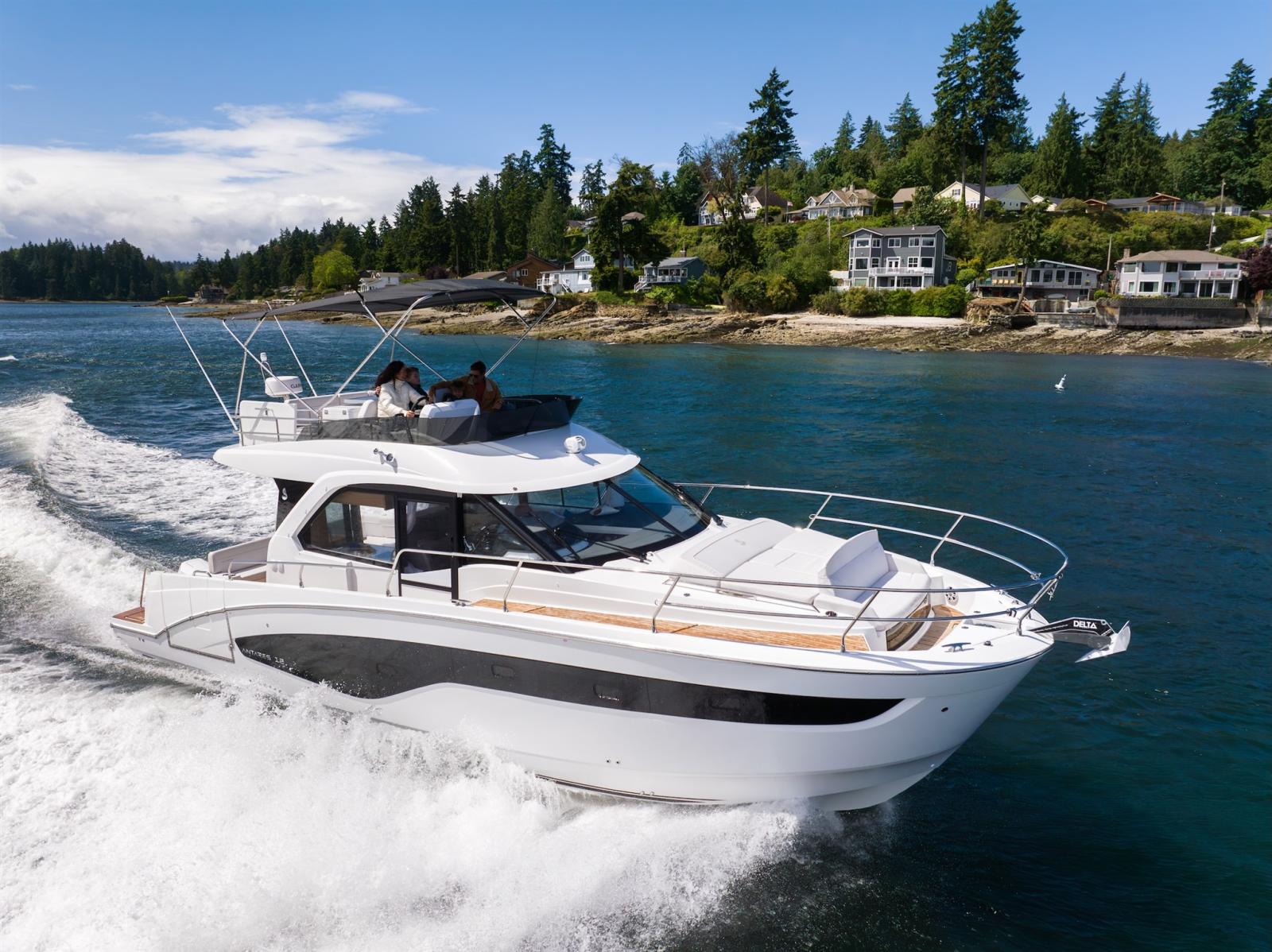 beneteau Antares 12 fly