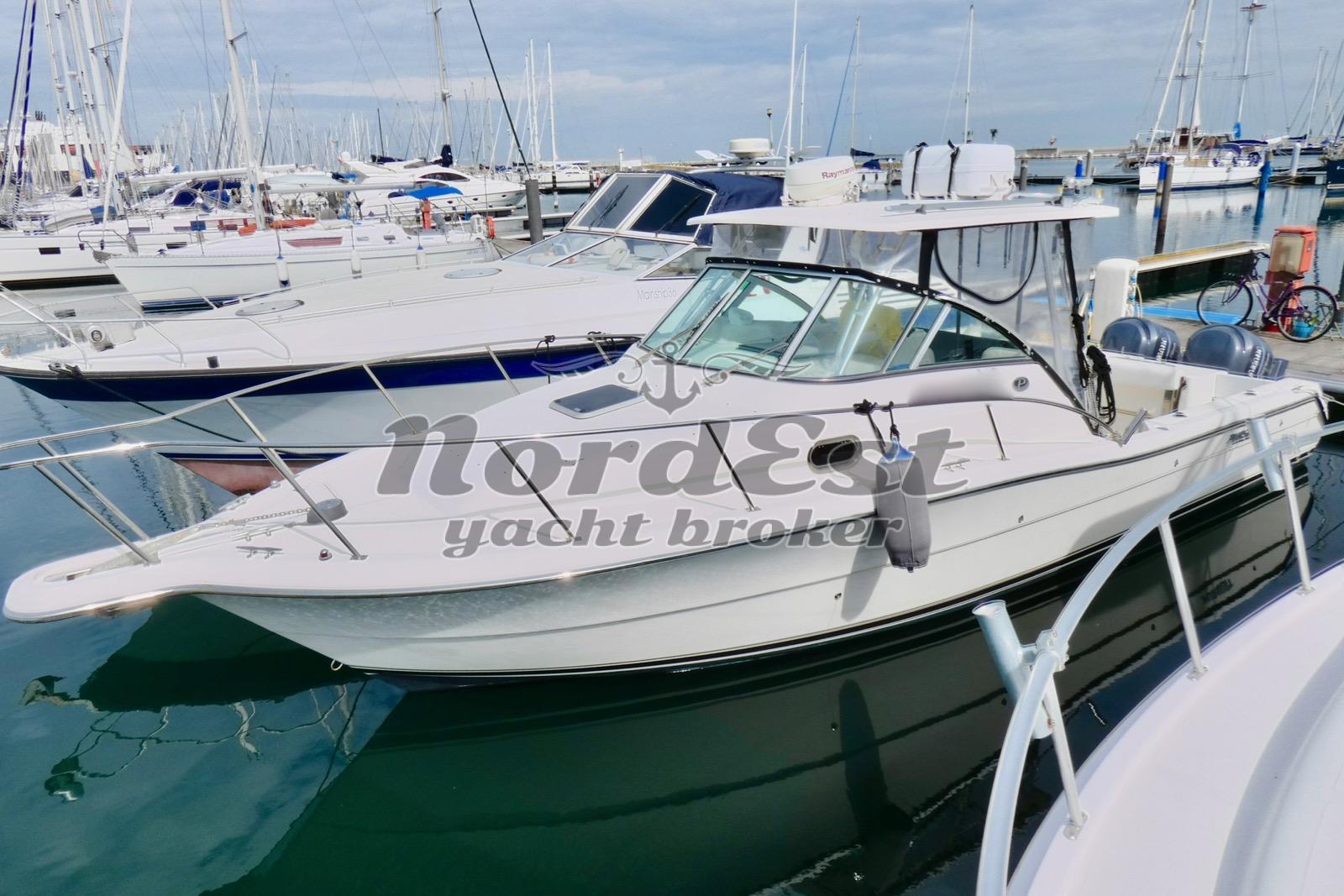 pursuit Tiara 3070 (motori 2026)