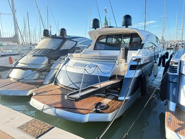 pershing 62