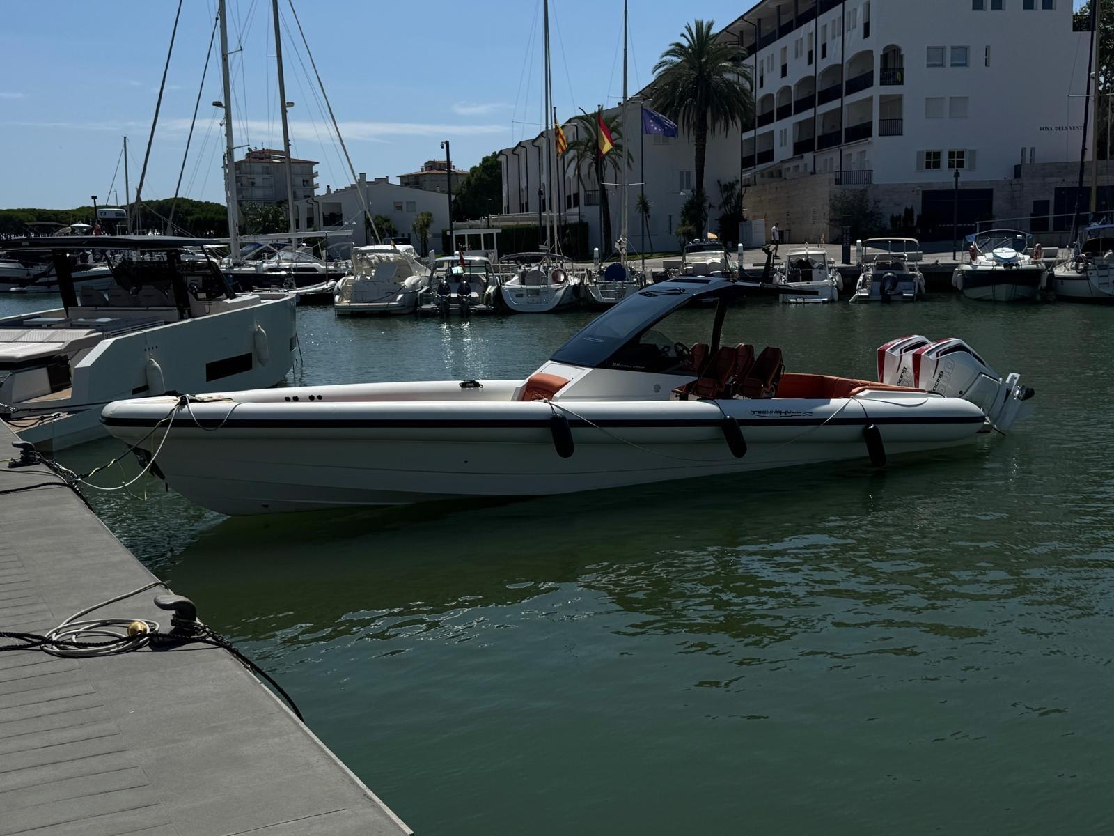 technohull 38 grand sport