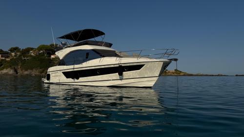 Beneteau monte carlo 52
