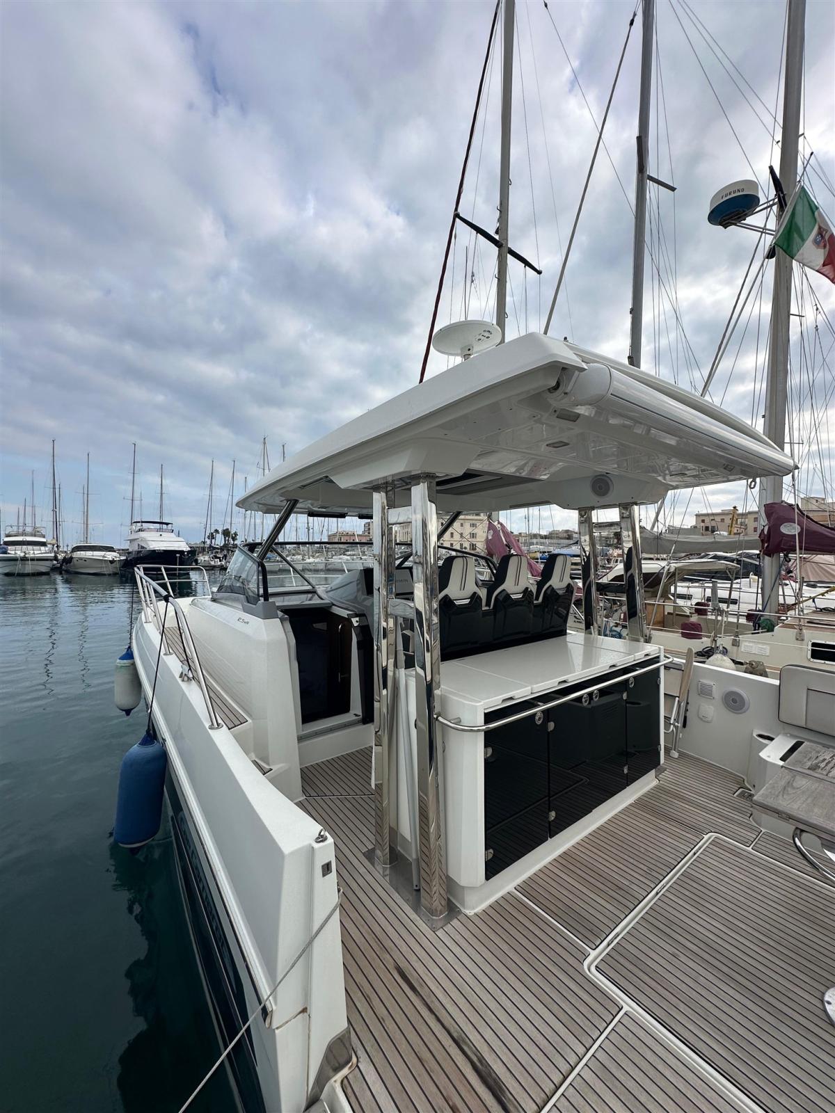 jeanneau Capcamarat 12.50