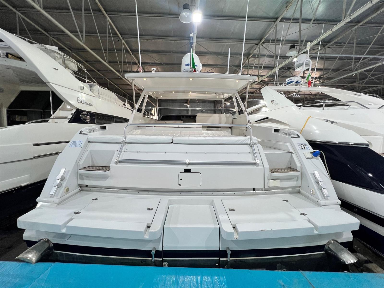 ferretti yachts Altura 47 open