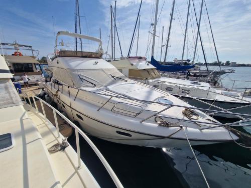 Princess yachts 45 flybridge