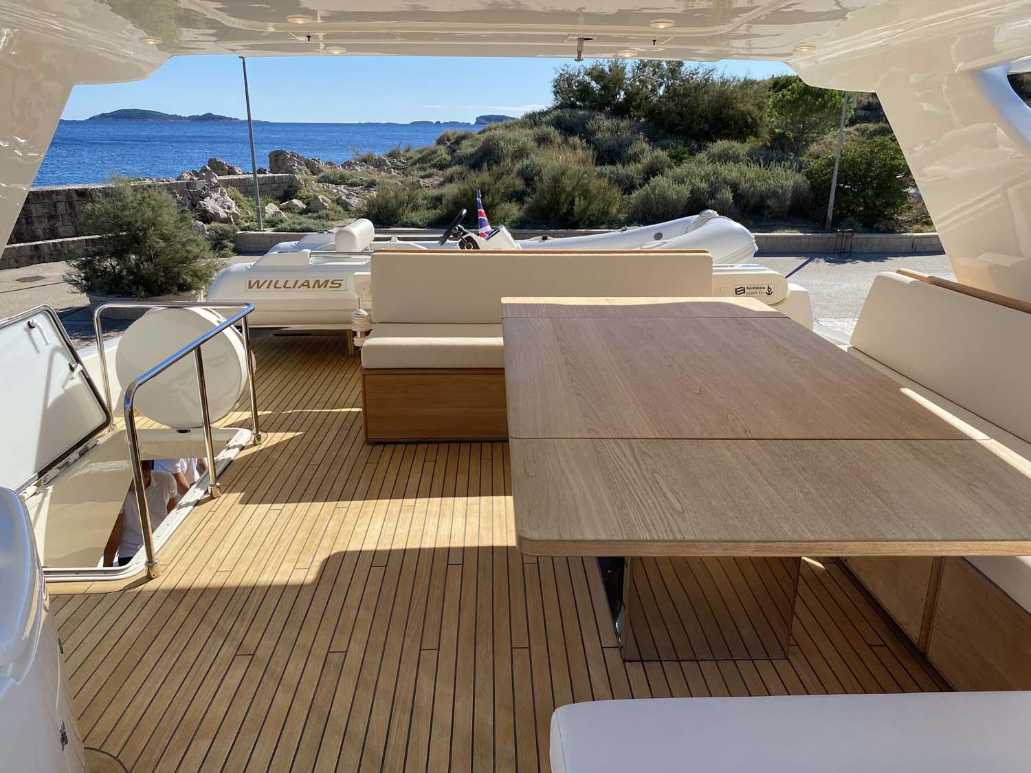 ferretti yachts 780