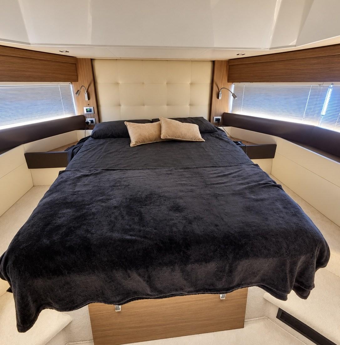 cranchi Eco trawler 43