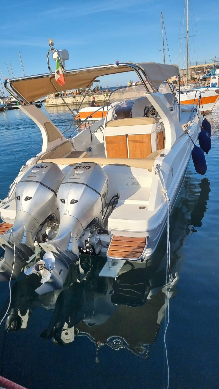 beneteau Flyer 850 sun deck
