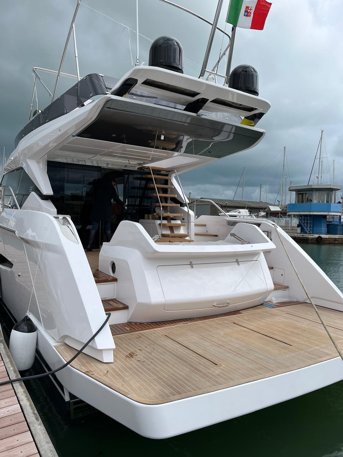 ferretti yachts 580