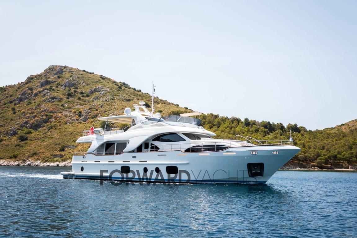 benetti Legend 85