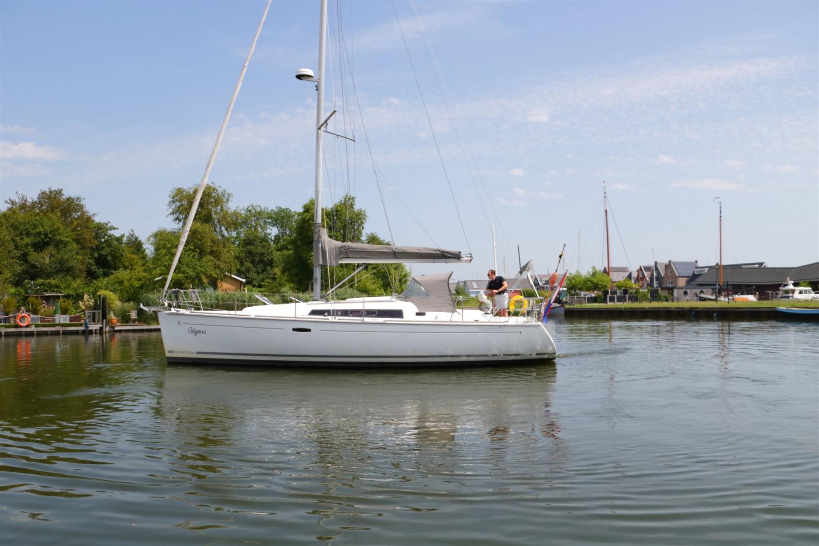 beneteau Oceanis 37