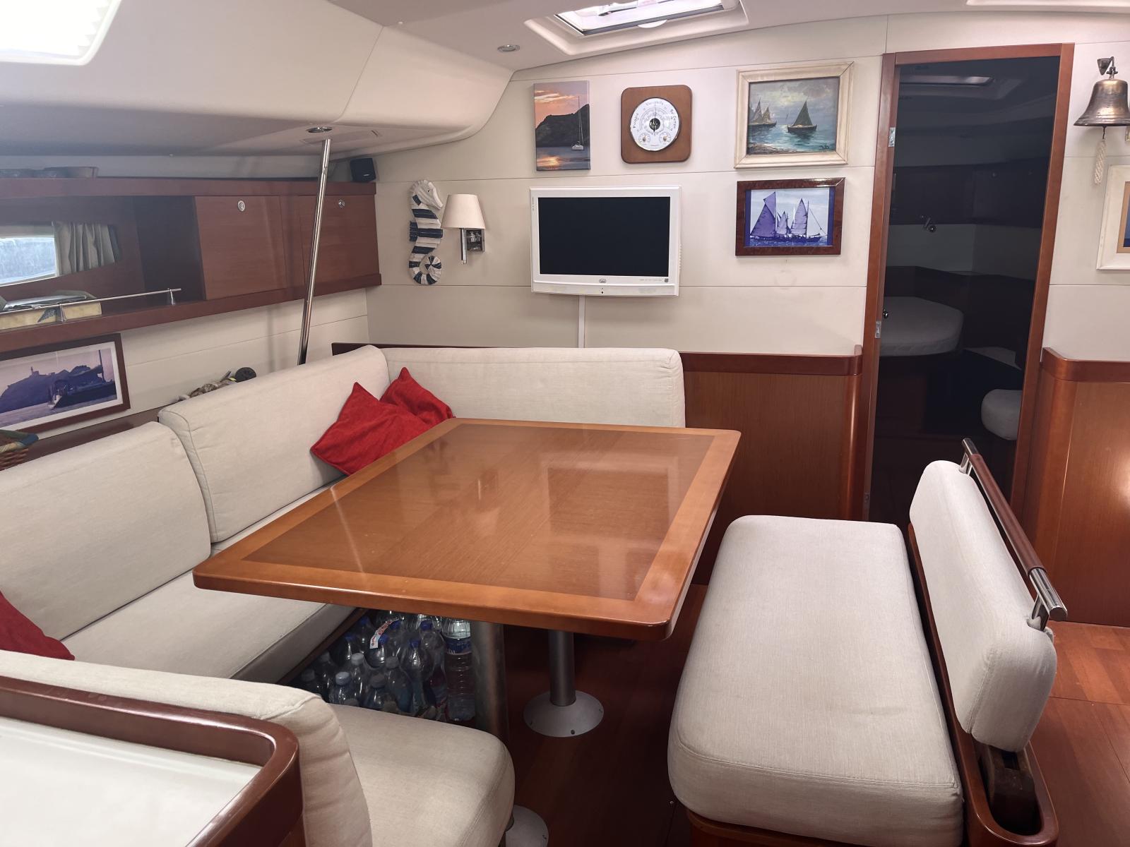 beneteau Oceanis 54