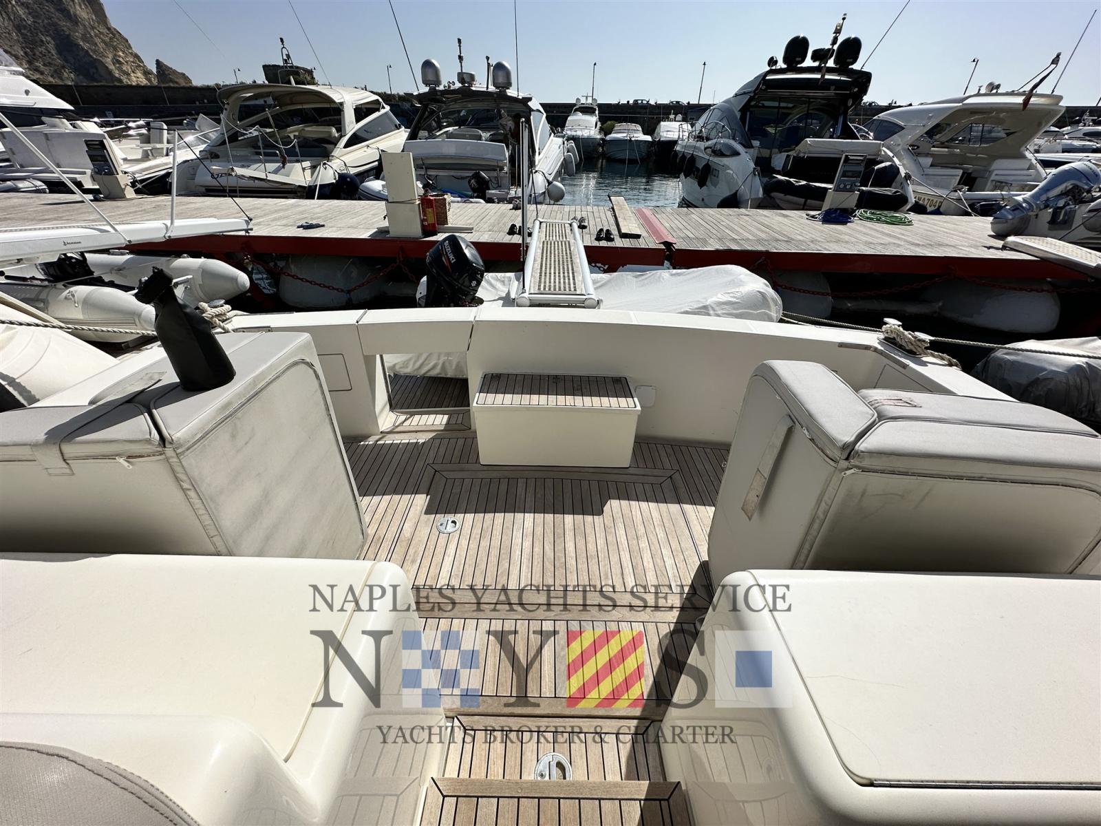 uniesse 42' open