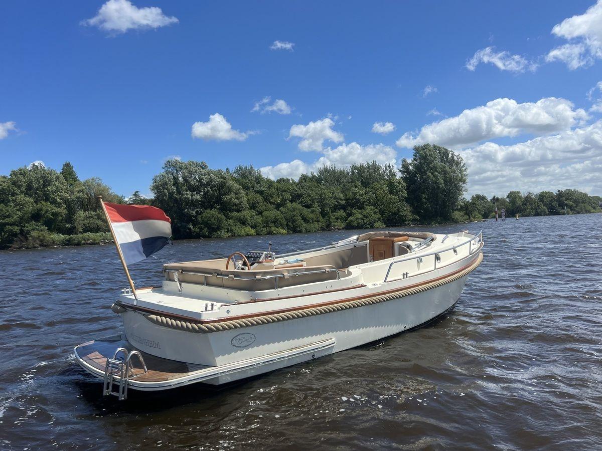 interboat Intercruiser 27 cabin