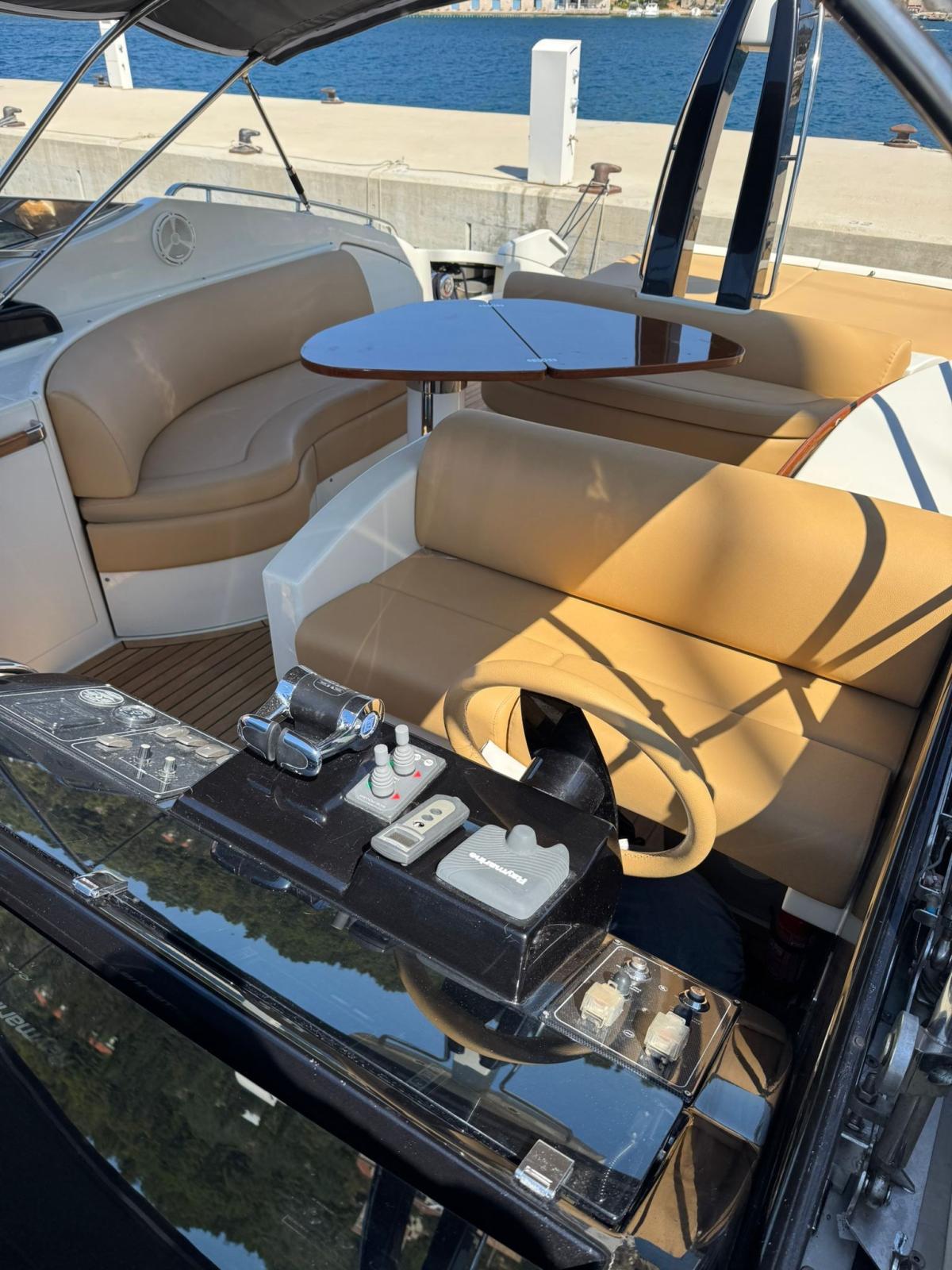 riva 52 rivale