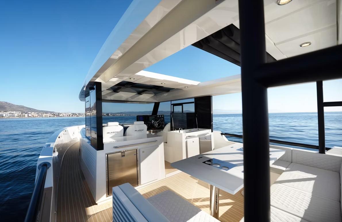 de antonio yachts D50 coupe