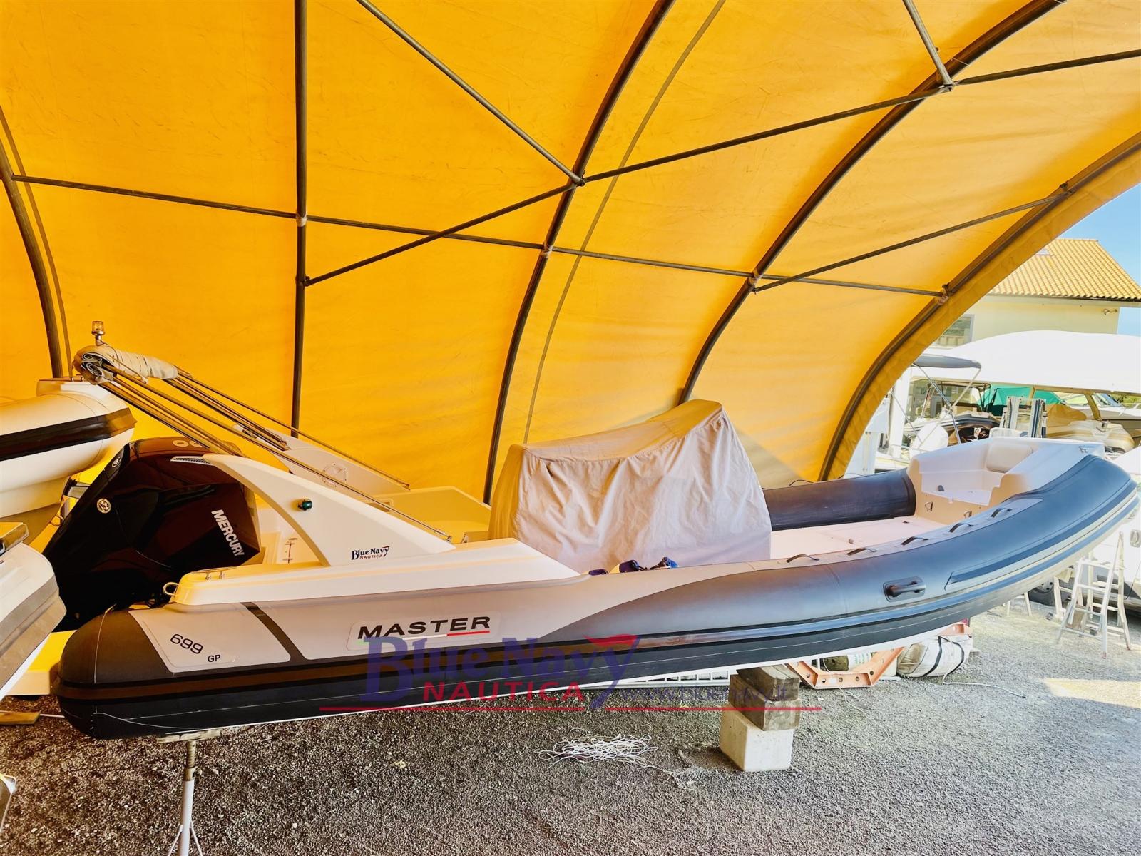 master 699 con mercury 200cv v6