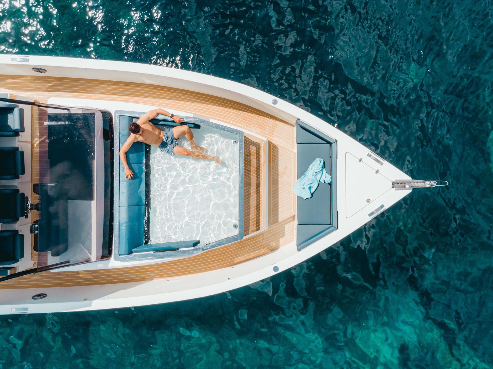 de antonio yachts D50 open