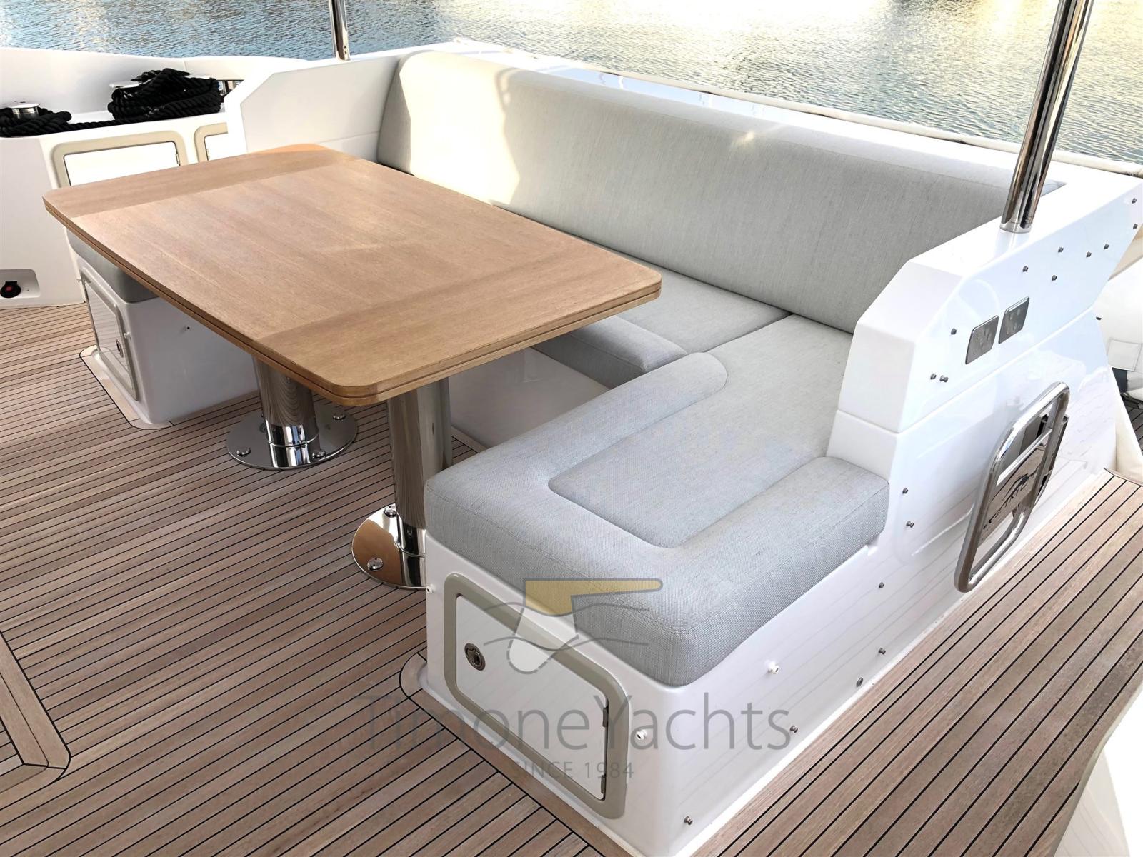 azimut 66 flybridge