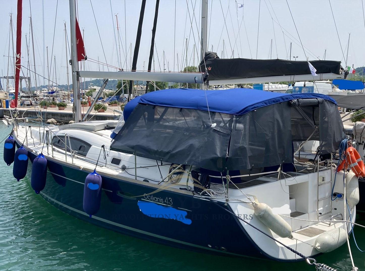 beneteau Oceanis 43