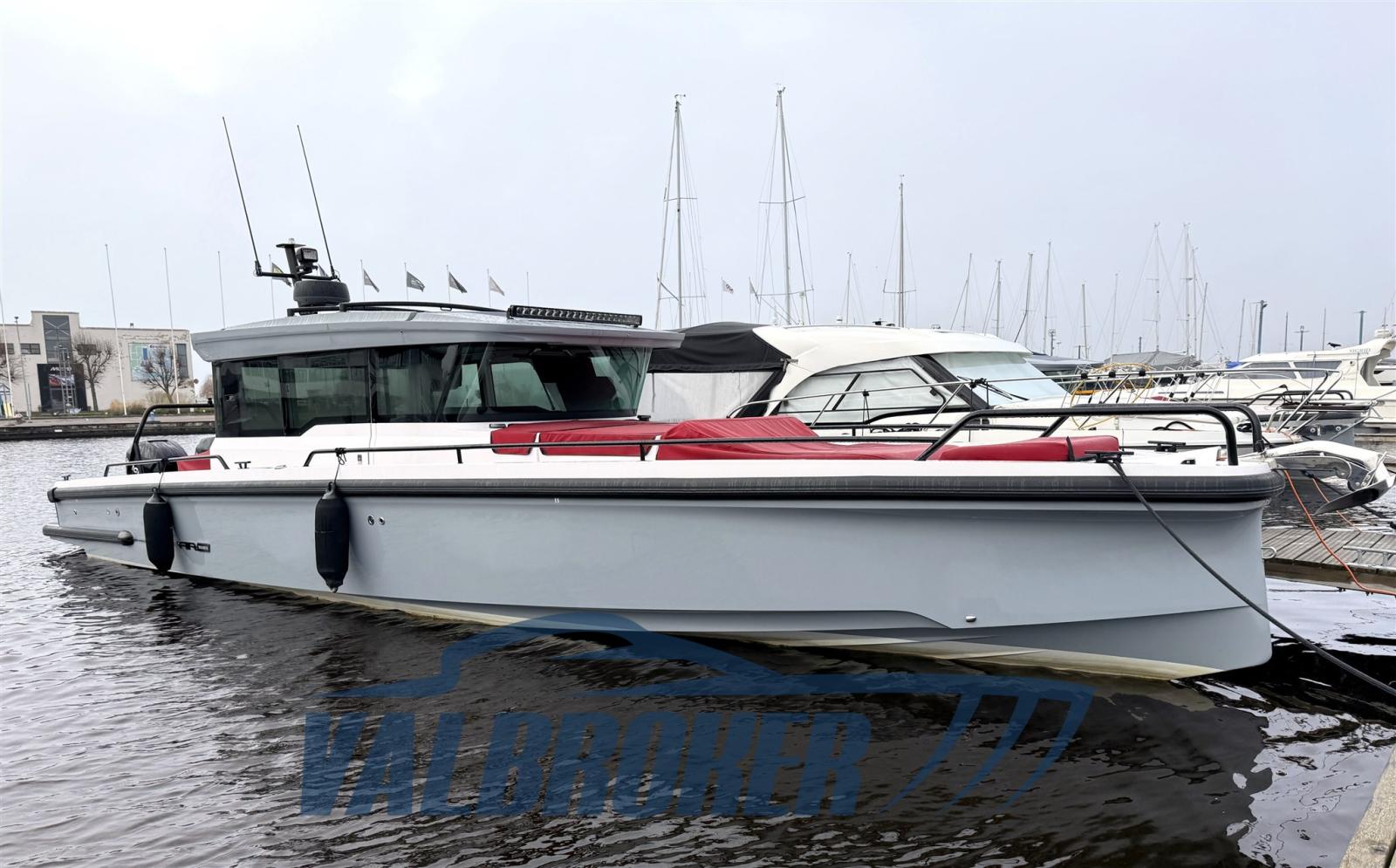axopar 37 xc cross cabin
