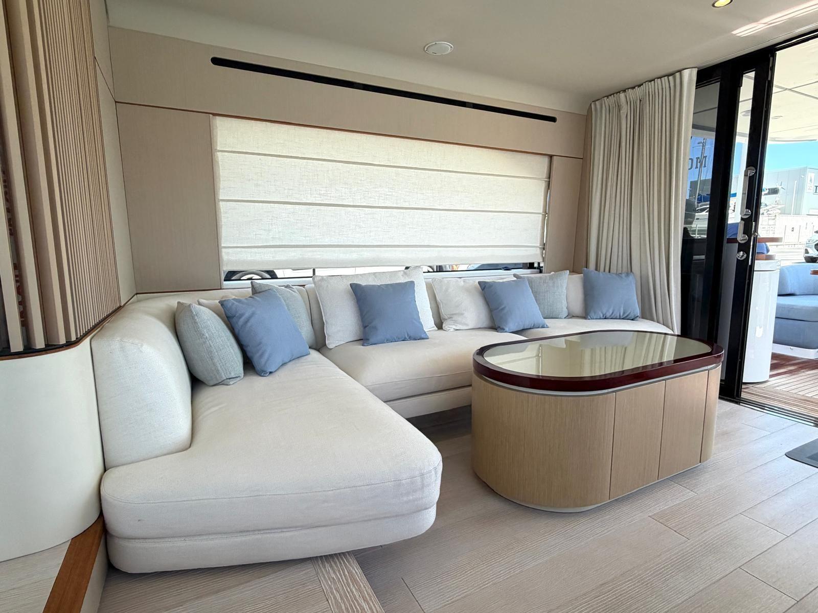 azimut Fly 68