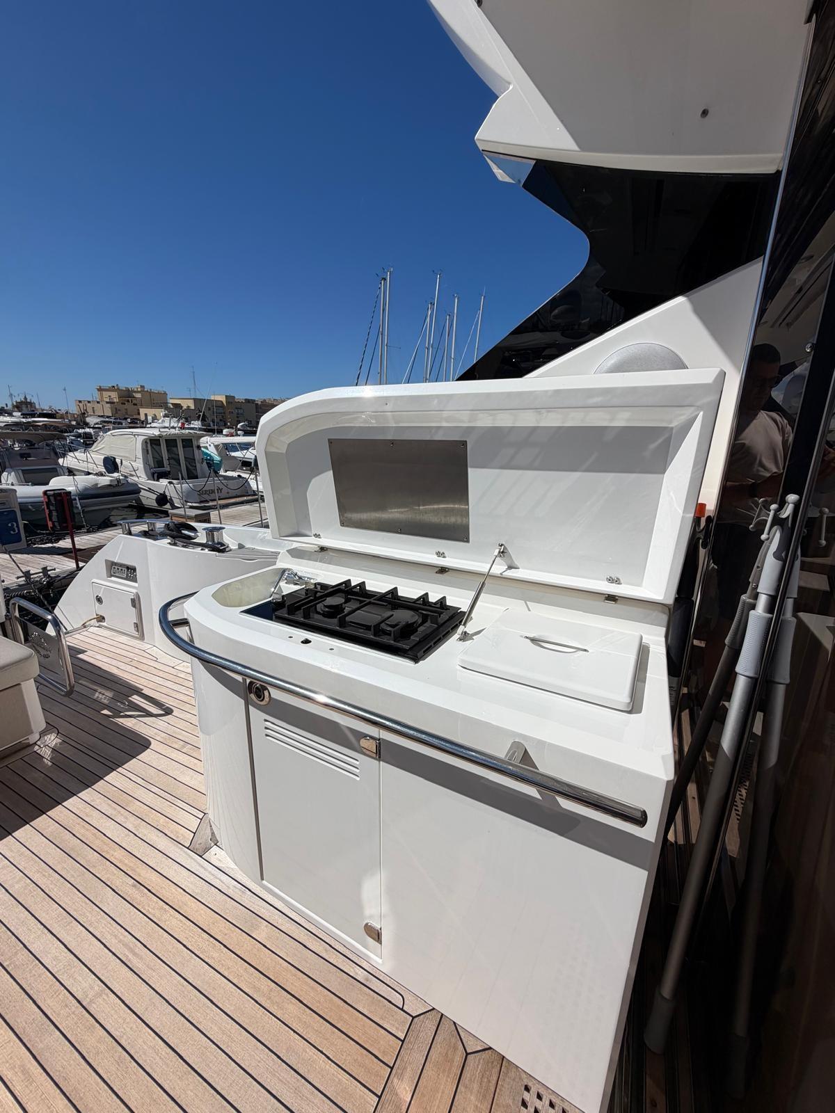 sunseeker Predator 64