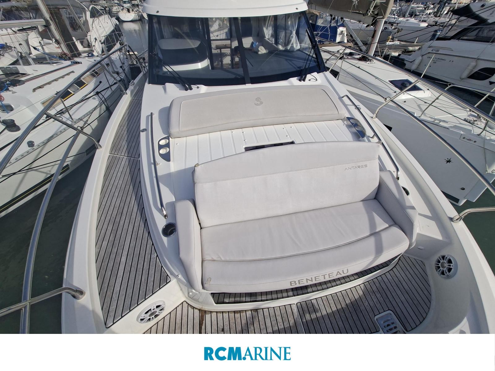 beneteau Antares 12 fly