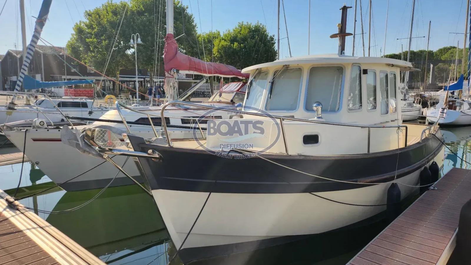 rhea marine Rhea 28