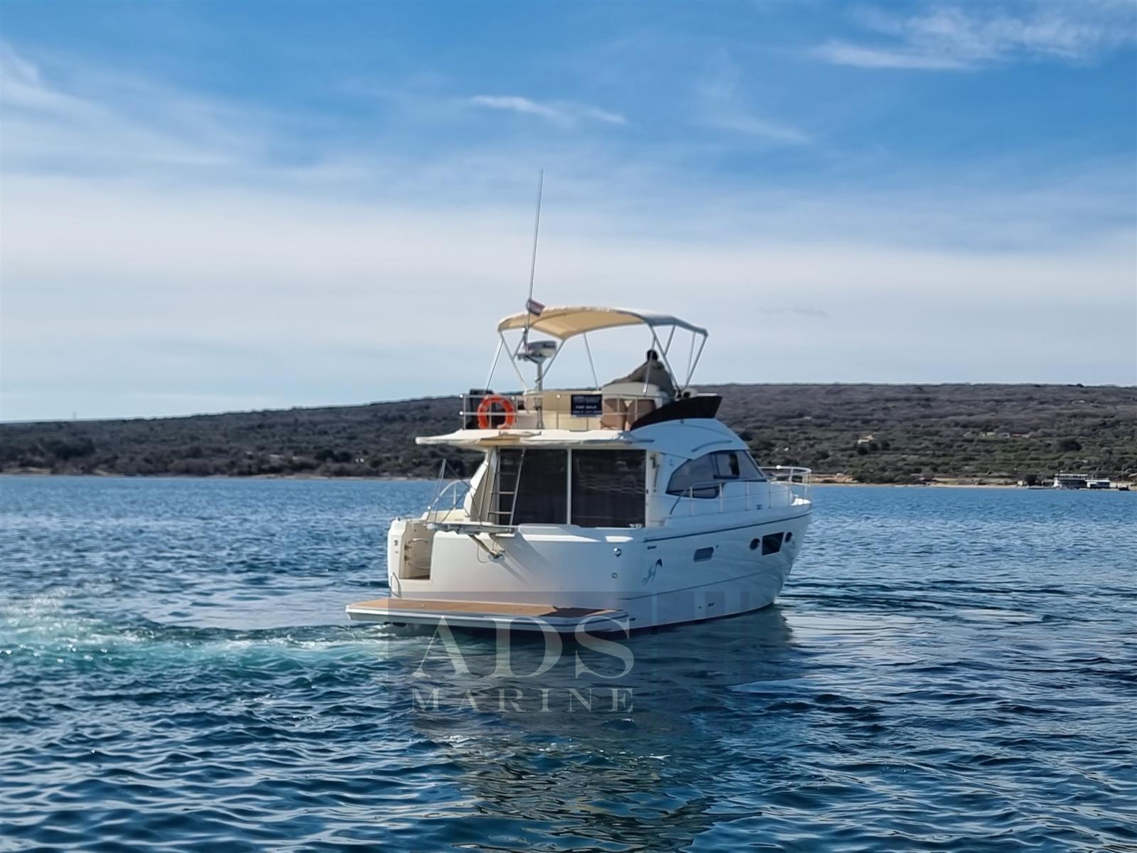 rodman Spirit 42 fly bridge