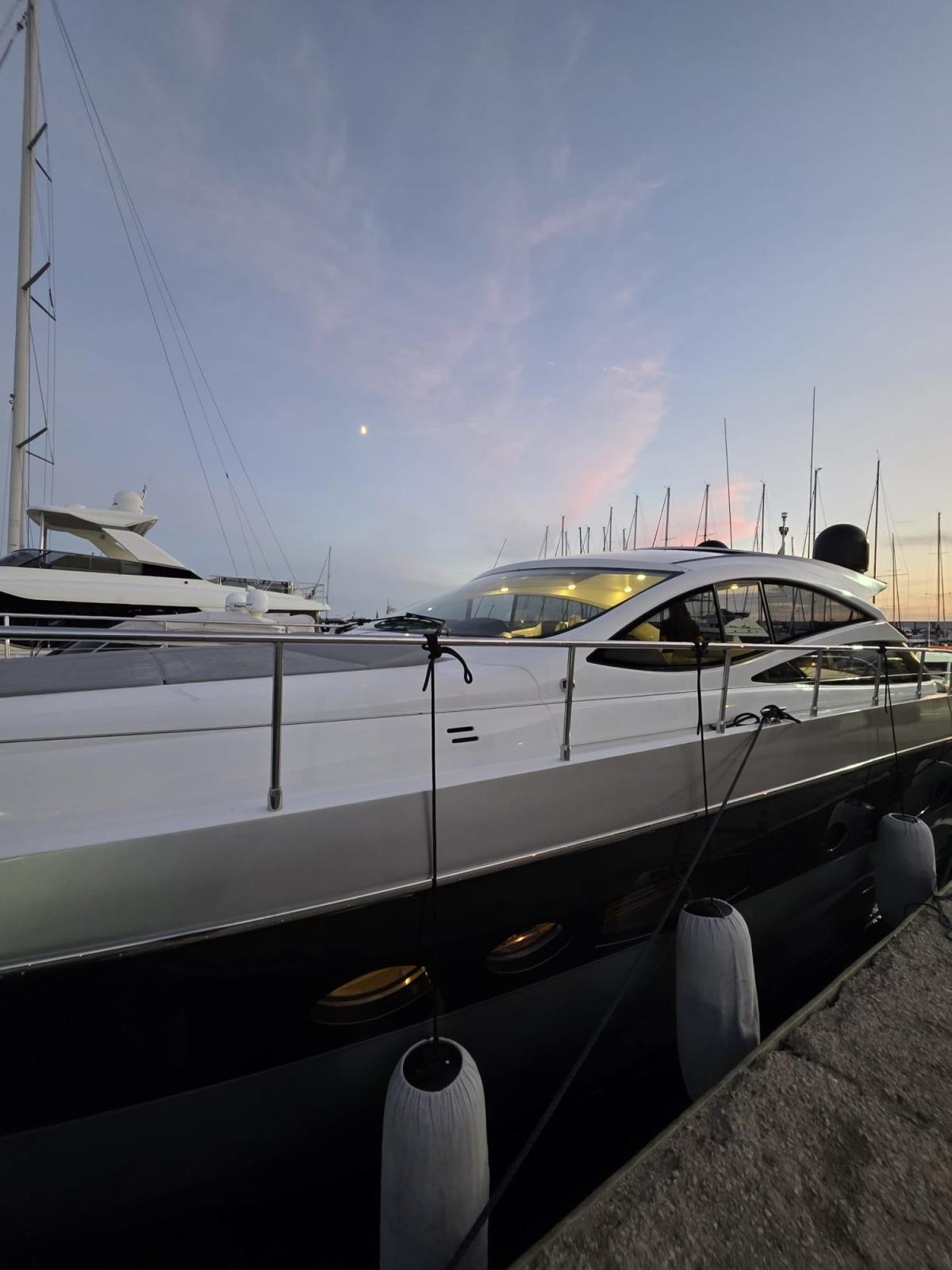 pershing 56'