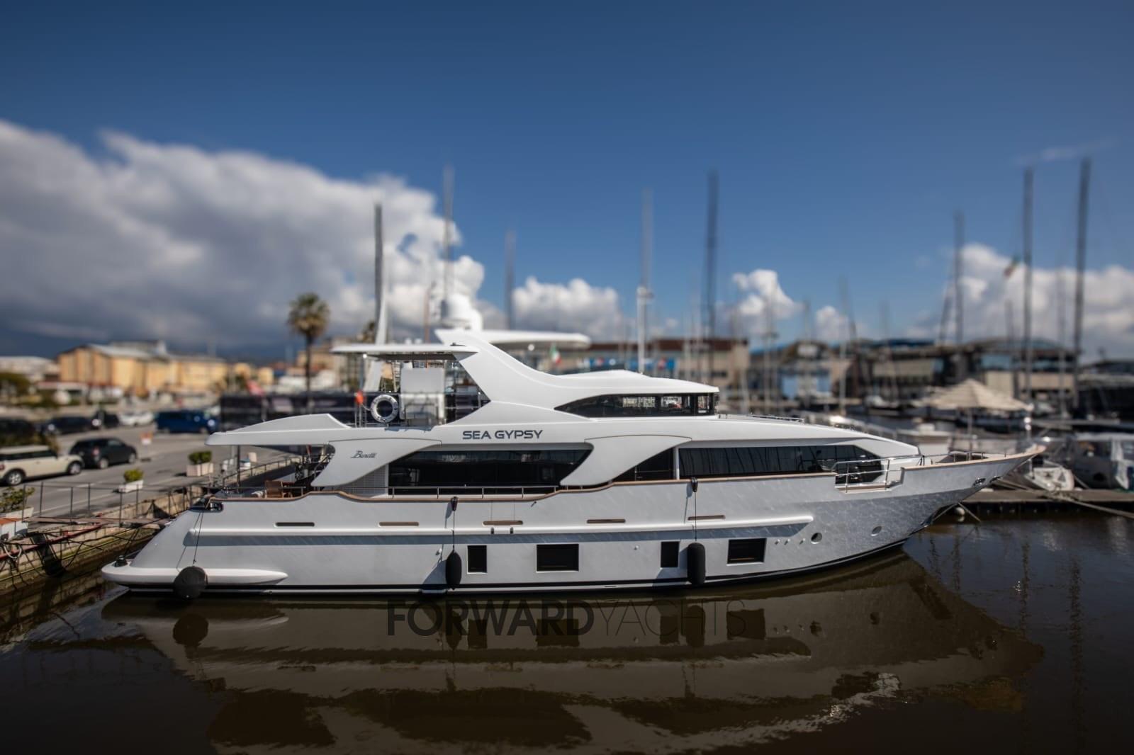 benetti 93 delfino