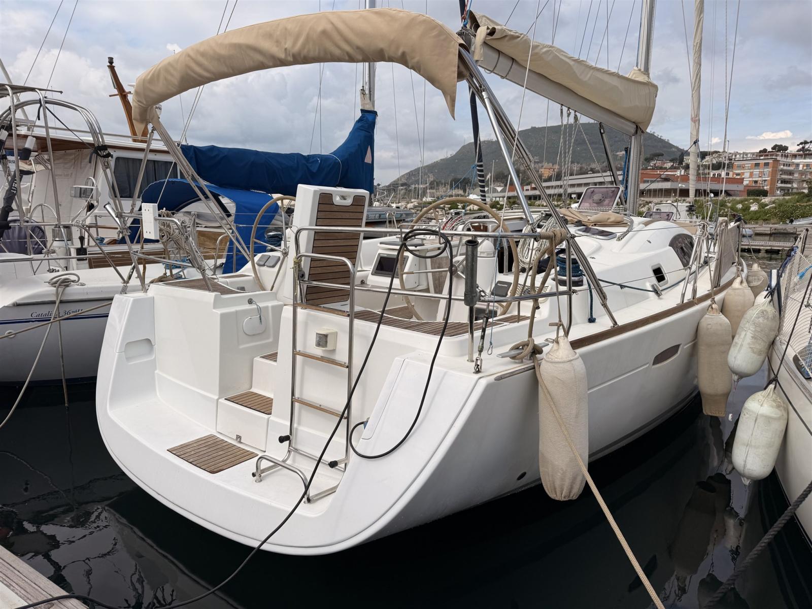 beneteau Oceanis 40