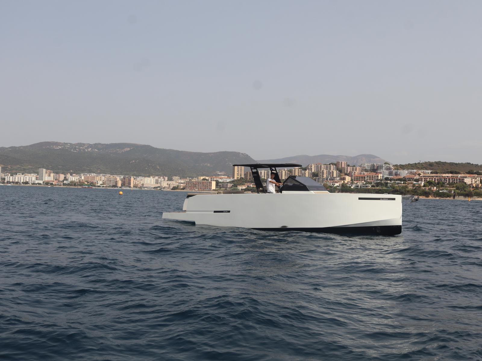 de antonio yachts D34 open