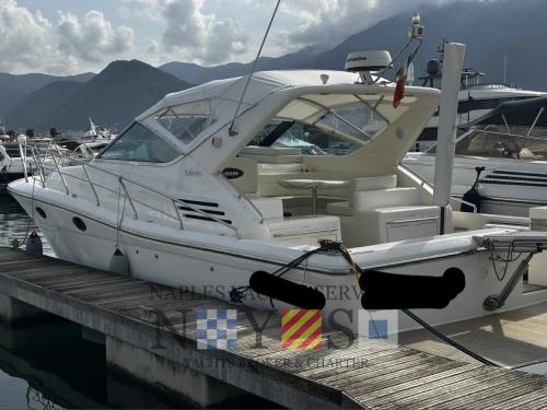 Uniesse 42' open