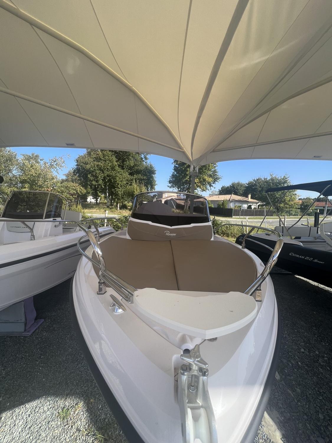 ranieri Shadow 19
