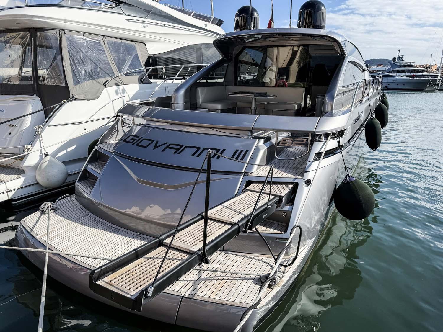 pershing 62