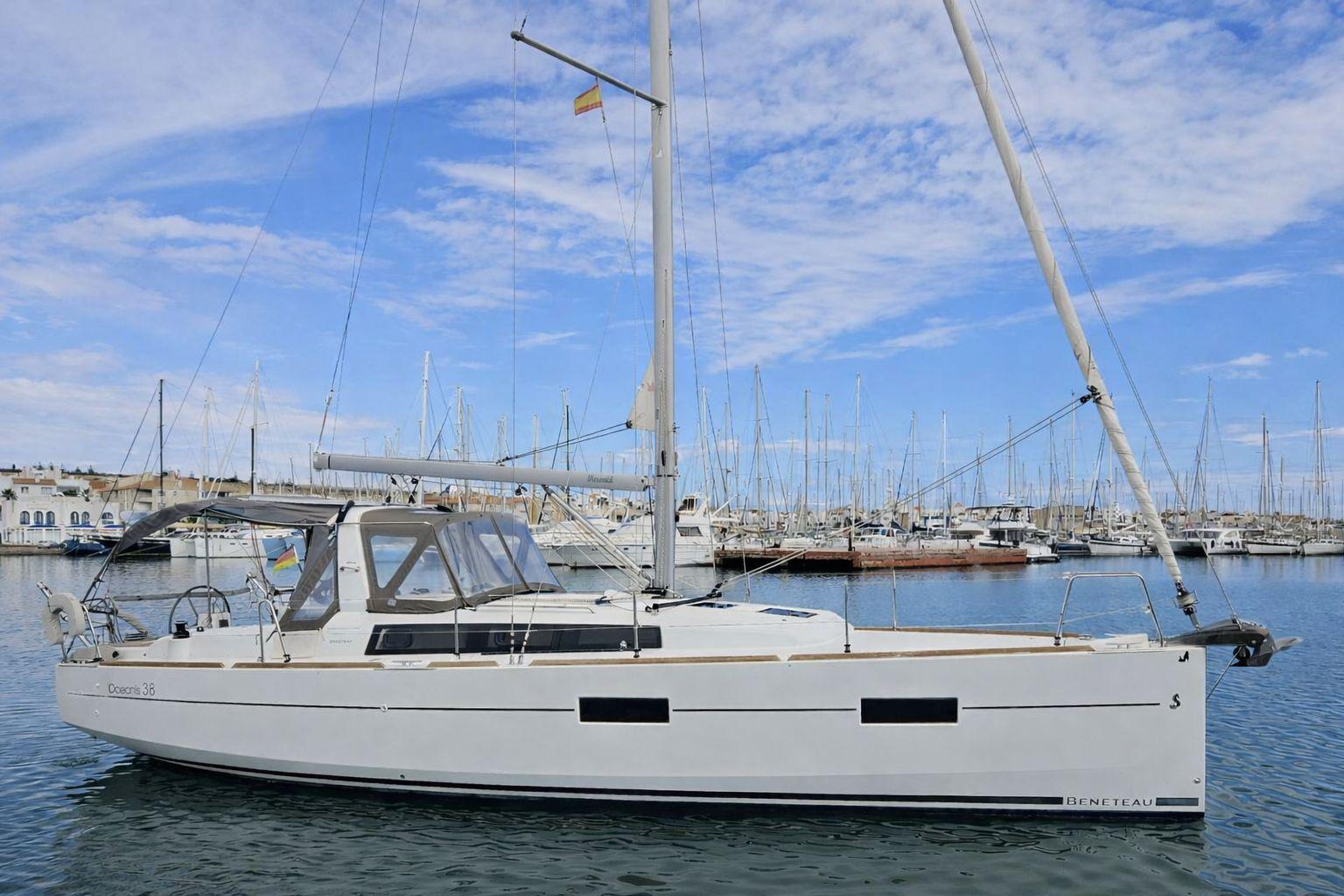 beneteau Oceanis 38 cruiser