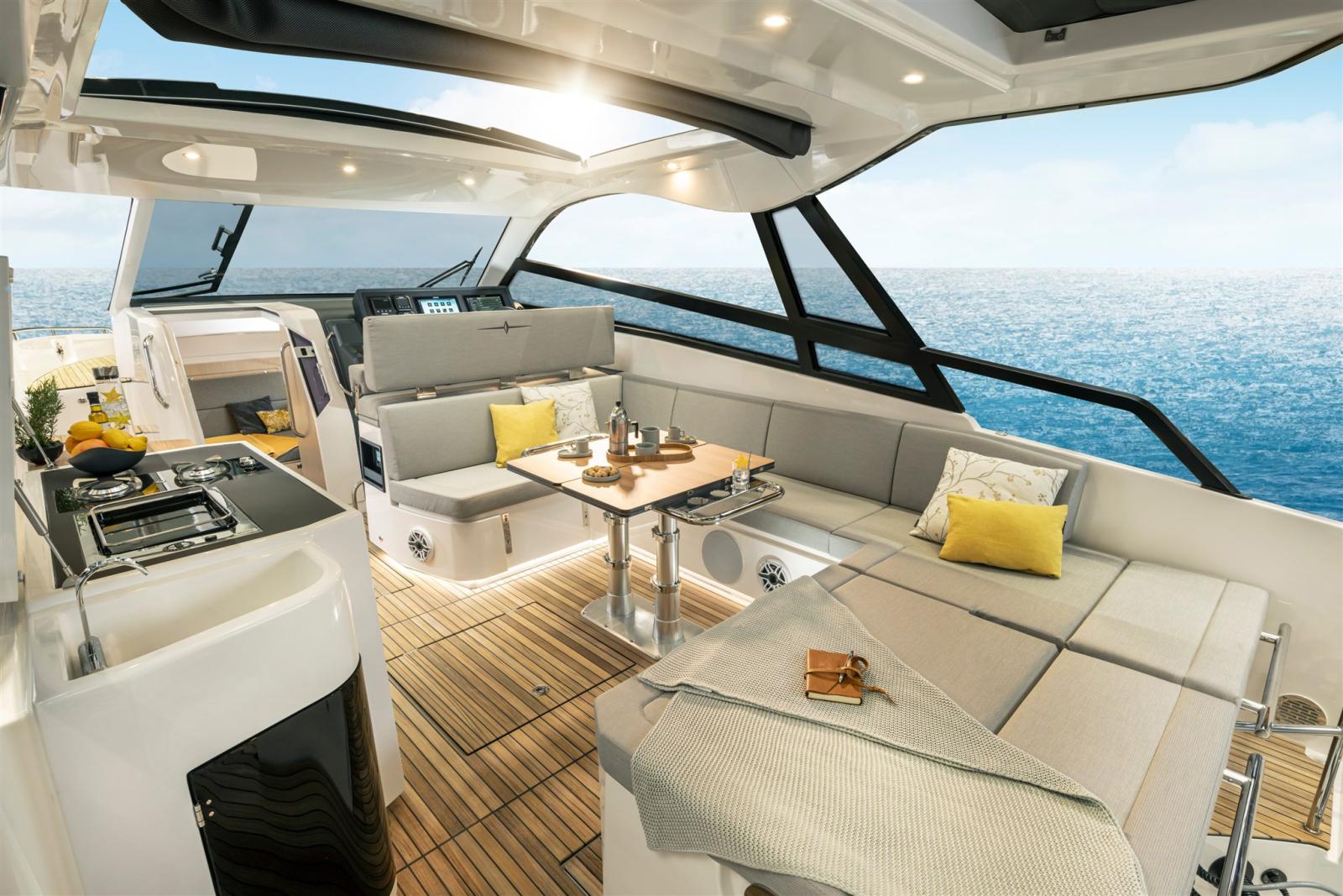 bavaria yachts Vida 33 hard top