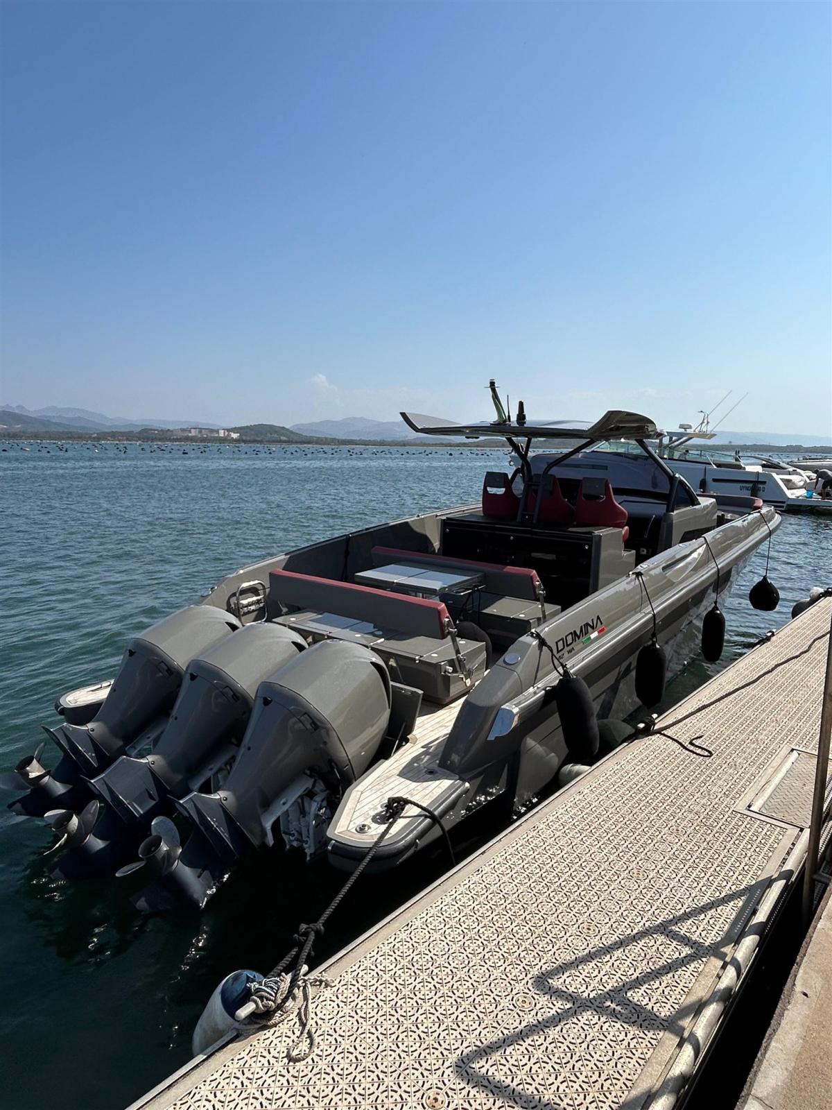 domina yachts 42 walkaround