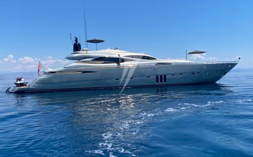 Pershing 115