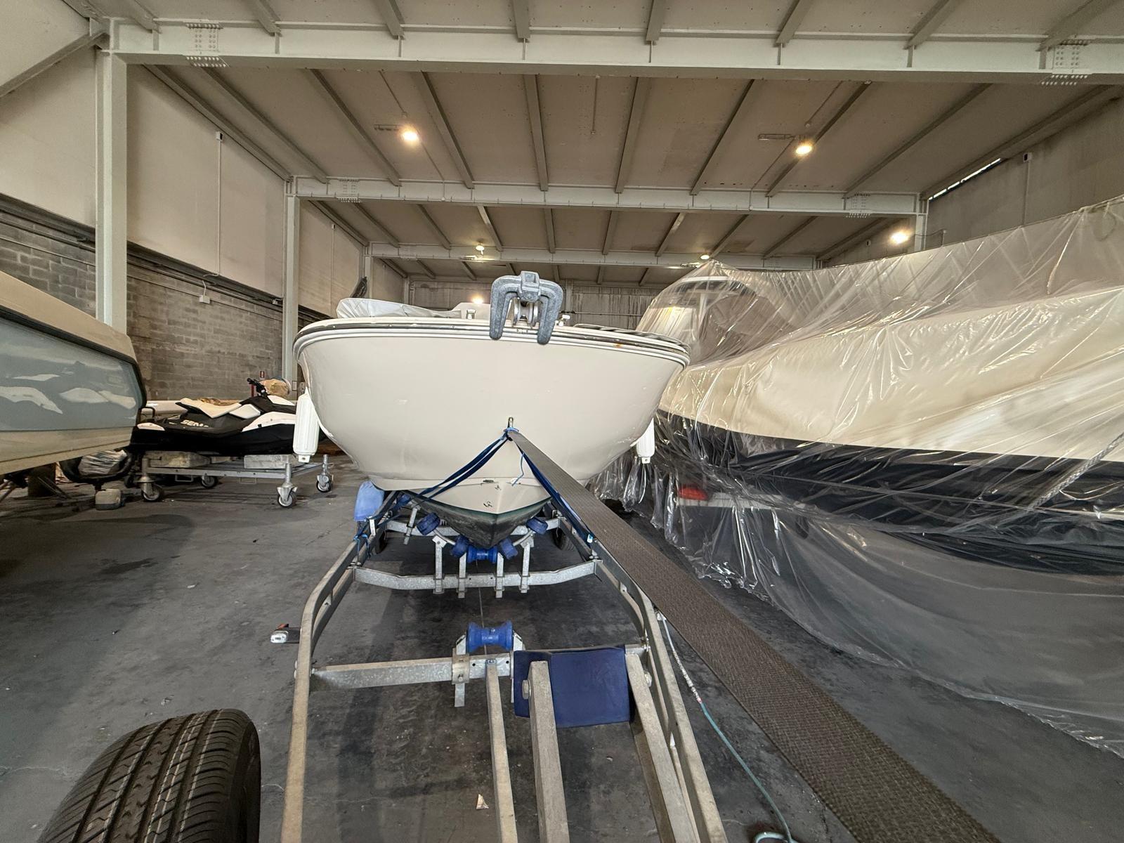 invictus 190 fx