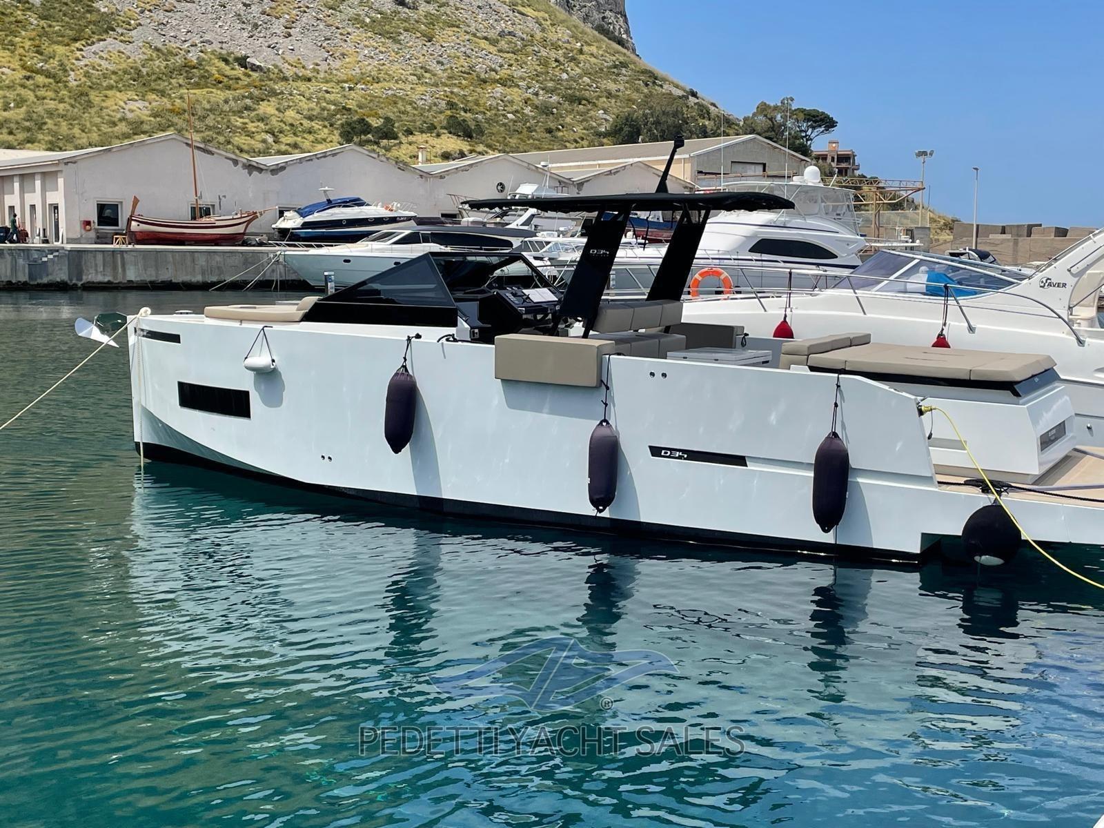de antonio yachts D34 cruiser